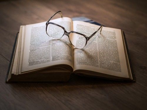 glasses-1052010_1920.jpg